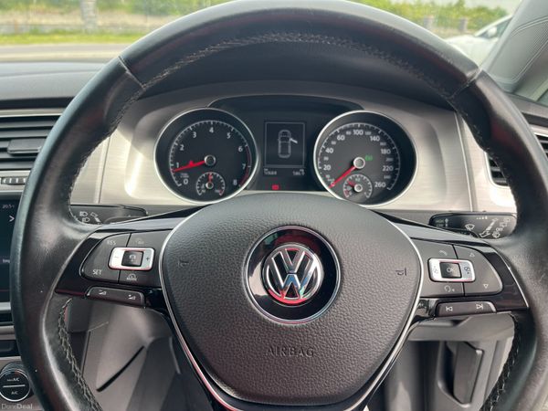 VOLKSWAGEN GOLF 2016, 1.2 TSI 5DR AUTO LOW KM 390303870
