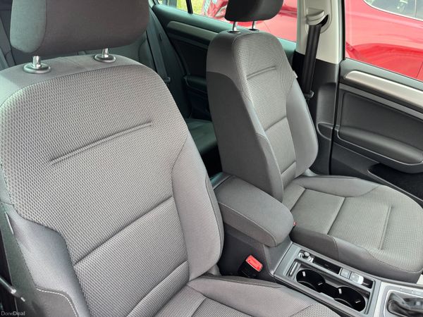 VOLKSWAGEN GOLF 2016, 1.2 TSI 5DR AUTO LOW KM 390303884