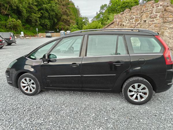 AUTO  7 SEATER NCT & TAX 390316476