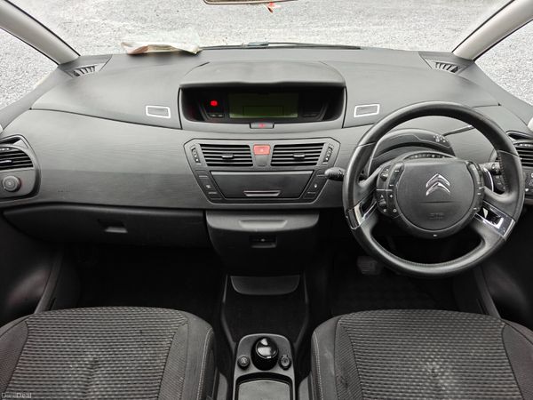 AUTO  7 SEATER NCT & TAX 390316478