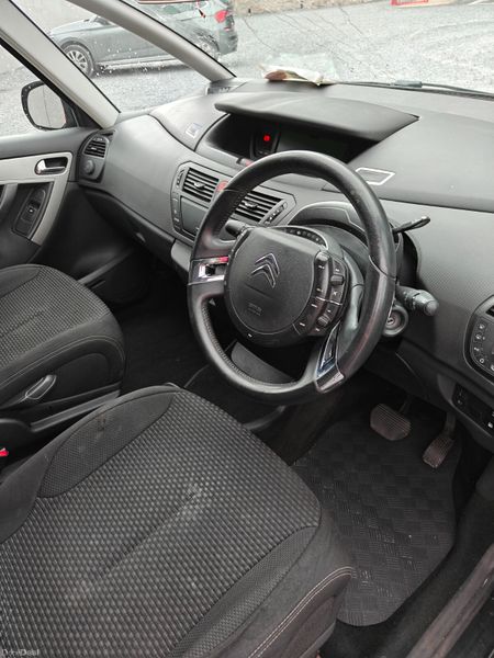 AUTO  7 SEATER NCT & TAX 390316484