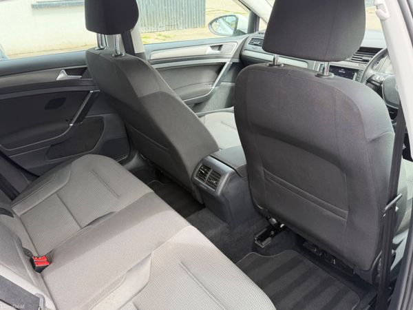 Volkswagen Golf High Spec AUTO 390334184