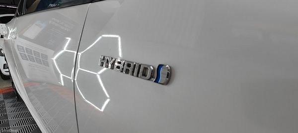 172- Toyota Prius 1.8 Petrol Hybrid 390442390