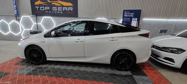 172- Toyota Prius 1.8 Petrol Hybrid 390442398