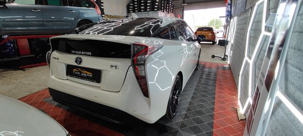 172- Toyota Prius 1.8 Petrol Hybrid 390442400