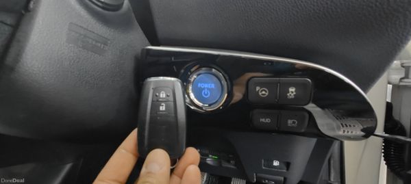 172- Toyota Prius 1.8 Petrol Hybrid 390442402