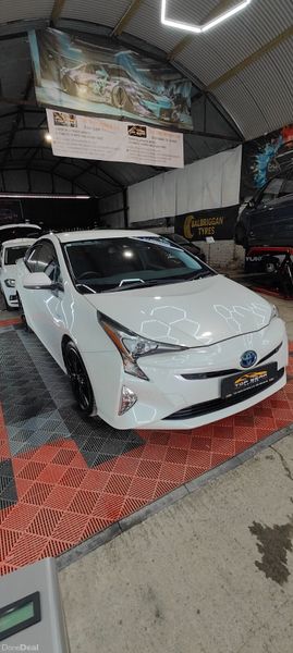 172- Toyota Prius 1.8 Petrol Hybrid 390442432