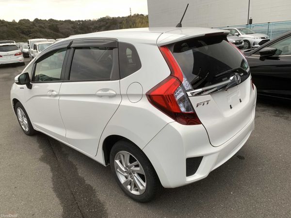 HONDA FIT 2015 1.5HYBRID low mileage 390448270