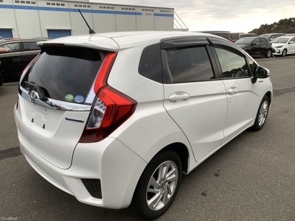 HONDA FIT 2015 1.5HYBRID low mileage 390448272