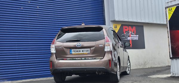 Toyota prius Alpha 7 seater 390455358