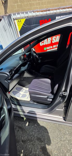 Toyota Yaris Automatic 390456140