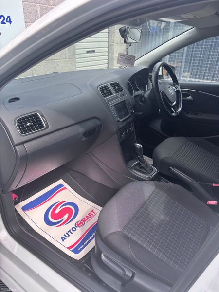 Volkswagen polo 390474604