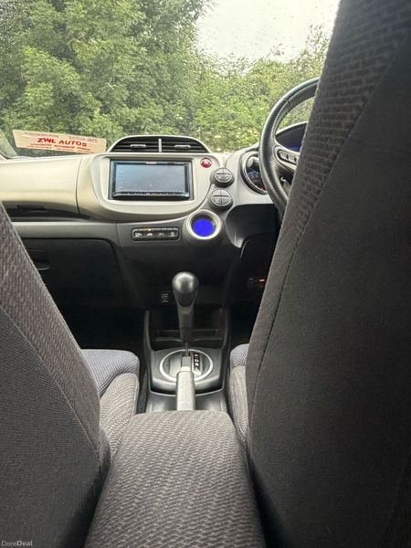 131 Honda Fit HYBRID 1.37950 390492904