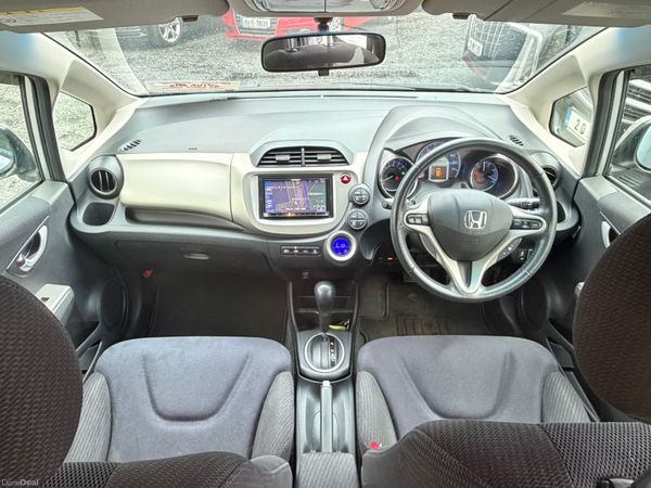 131 Honda Fit HYBRID 1.37950 390492906