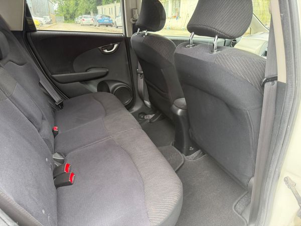 131 Honda Fit HYBRID 1.3 390402280