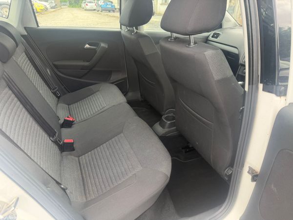 141 Volkswagen Polo 1.2 LOW MILEAGE 390414214