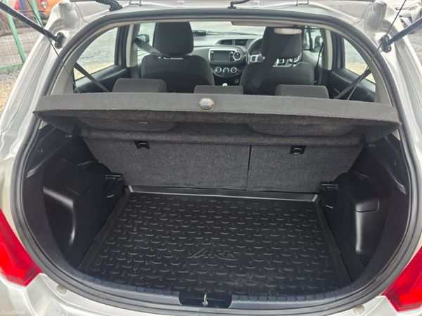 Toyota Yaris 2012 390552030