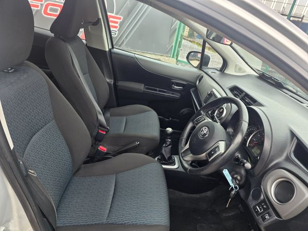 Toyota Yaris 2012 390552032