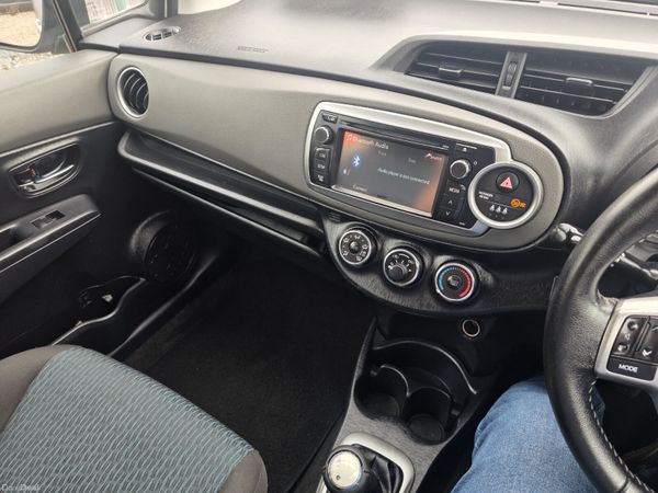 Toyota Yaris 2012 390552034