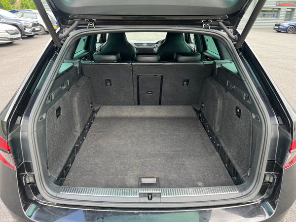 2020 (202) Skoda Superb Sportline + 2.0 TDI Estate 390557866