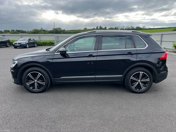 2017 (172) Volkswagen Tiguan SE 2.0 TDI BMT 390557952