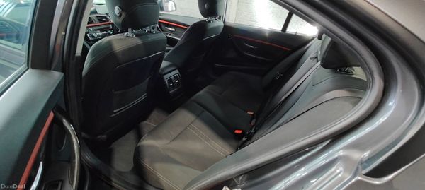 BMW 3-Series 2018 - 330e Sport 390539114