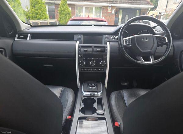 152  Land Rover Discovery Sport 2.0 TD4 Auto 390664182
