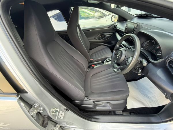 2020 Toyota Yaris 1.5 Hybrid Automatic,CarPlay 390694916