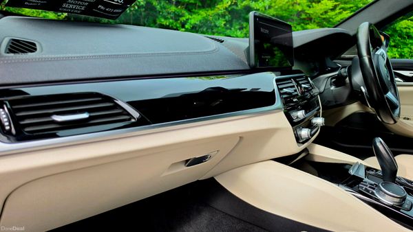 🔥2020 BMW 530e M-sport LCI Automatic Petrol plug 390625824