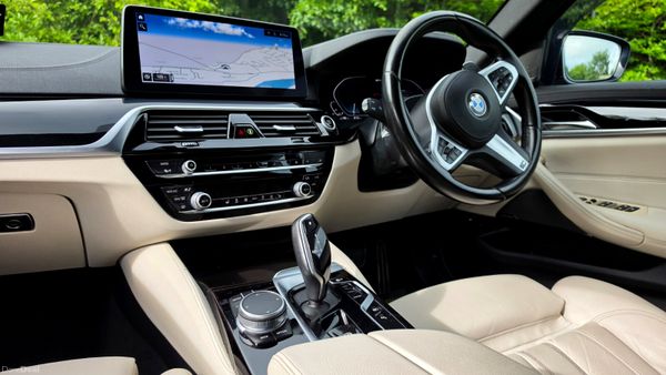 🔥2020 BMW 530e M-sport LCI Automatic Petrol plug 390625828