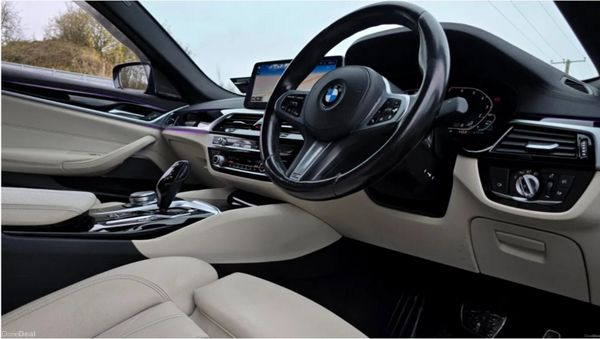 🔥2020 BMW 530e M-sport LCI Automatic Petrol plug 390625902