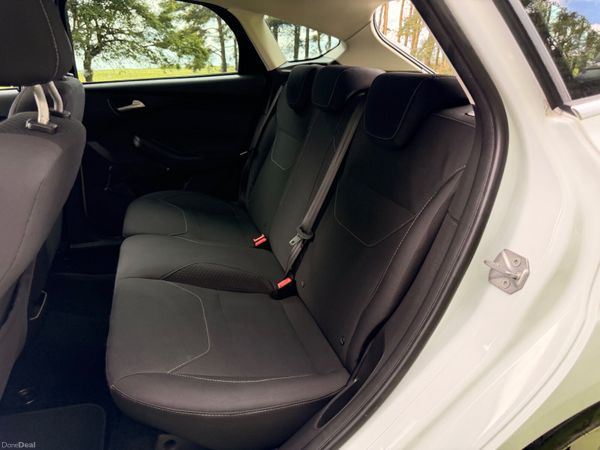 Ford Focus 2016 Diesel Hatchback 390633552
