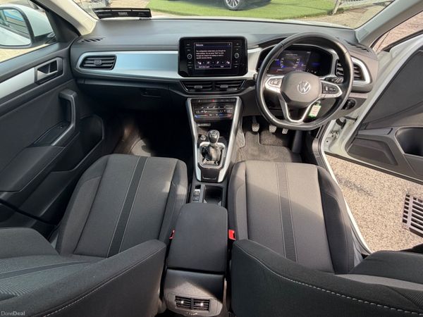 222 Volkswagen T-Roc 1.0 LIFE - LOW KM - 390847694