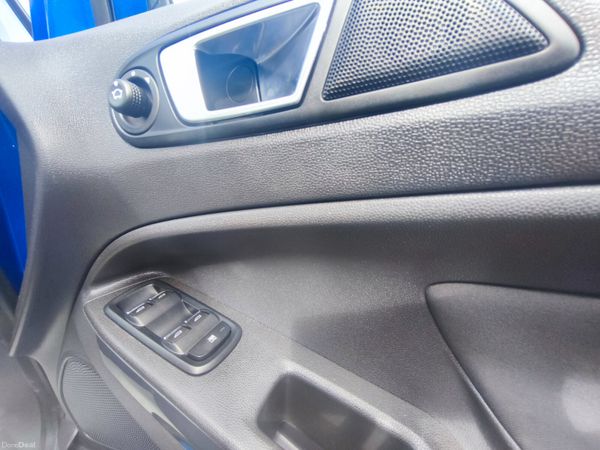 Ford EcoSport 2016  1.5 TDCi Zetec Titanium 390854556