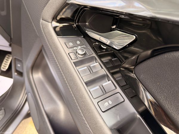 Land Rover Range Rover Evoque 2021 390861414