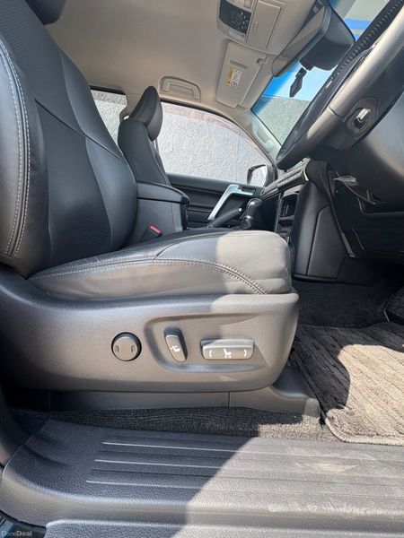 Toyota Landcruiser Prado 2.8 Automatic Passenger 390800914