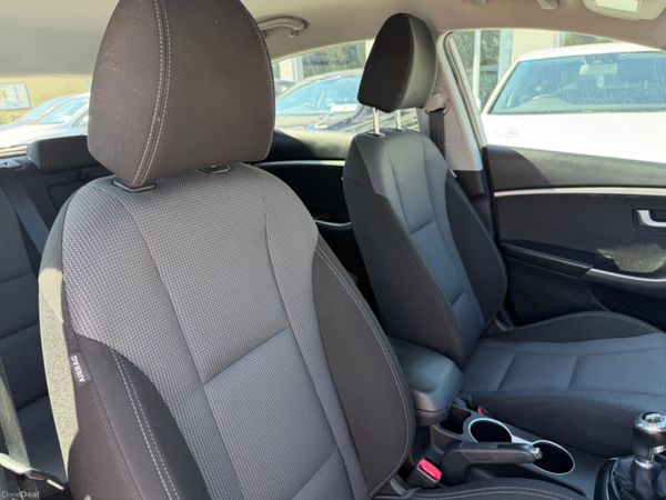 Hyundai i30 SE BLUE DRIVE 390839458