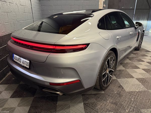 242 Porsche Panamera 4 E-Hybrid 390910896