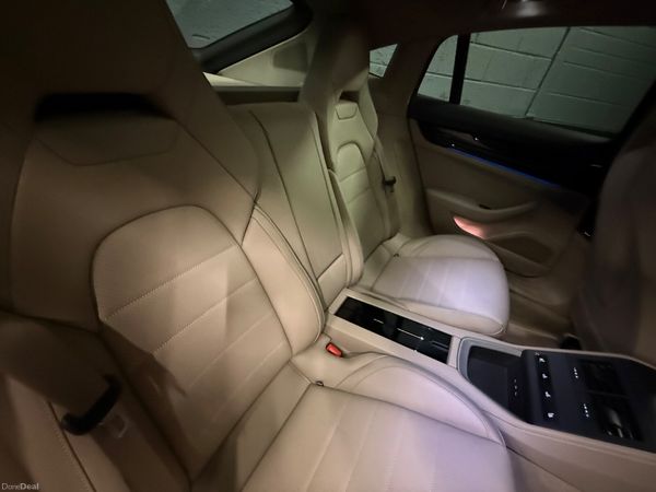 242 Porsche Panamera 4 E-Hybrid 390910906