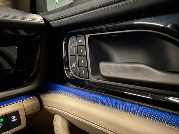 242 Porsche Panamera 4 E-Hybrid 390910932
