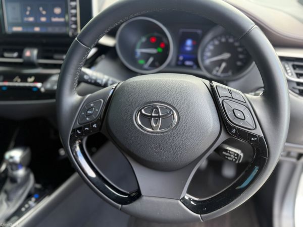 2018 Toyota CHR Hybrid Automatic 391059872