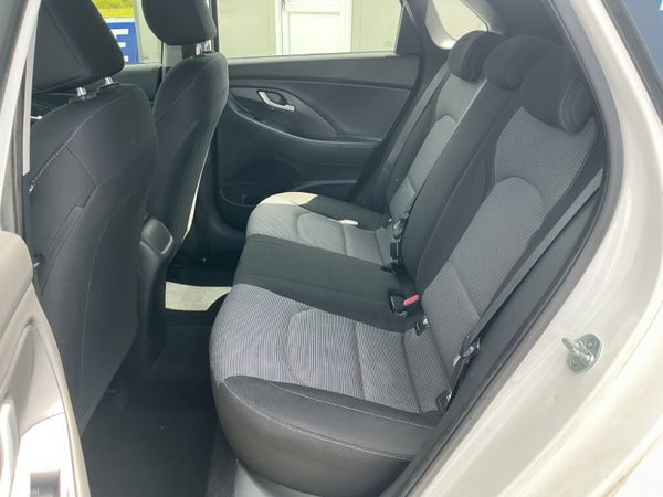 2018 HYUNDAI i30 1.4 PETROL LOW KMS SPOTLESS 391089616