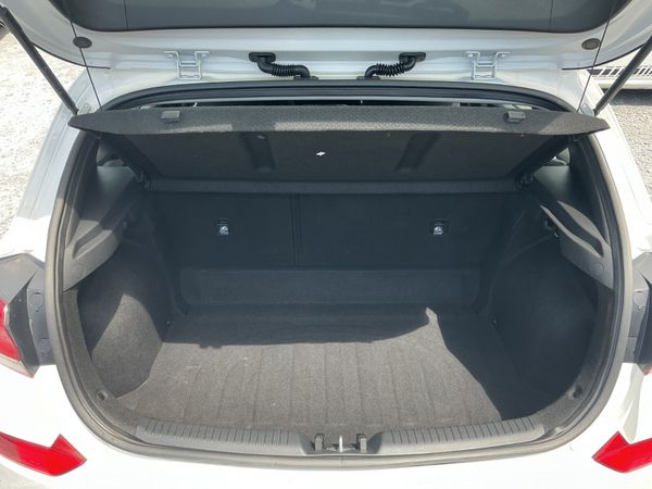 2018 HYUNDAI i30 1.4 PETROL LOW KMS SPOTLESS 391089618