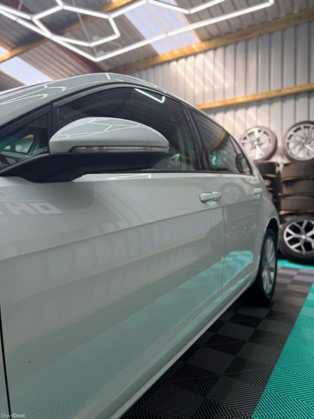 2015(152) VW Golf 1.2 Petrol  - Lounge spec! 391006370