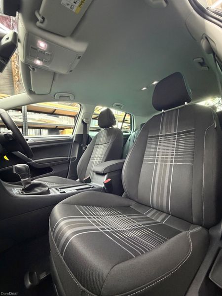 2015(152) VW Golf 1.2 Petrol  - Lounge spec! 391006374