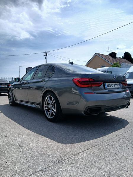BMW 7-Series 2016 391007478