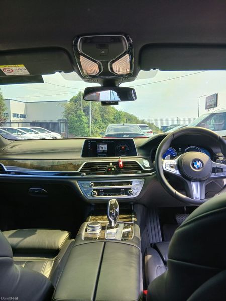 BMW 7-Series 2016 391007566