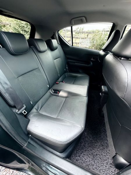 Toyota Aqua | 2015 | 64,000 KM | Auto | Hybrid 391018818