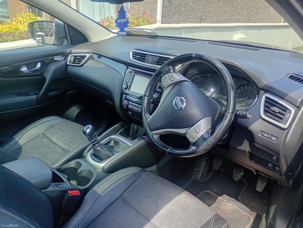 Nissan Qashqai 2014 sve top spec 391038884