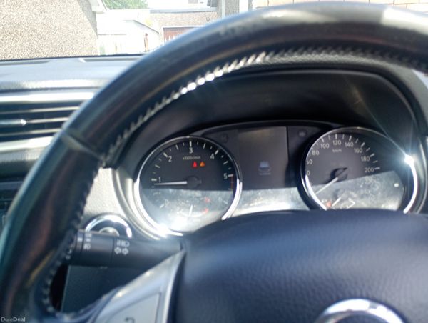 Nissan Qashqai 2014 sve top spec 391039204